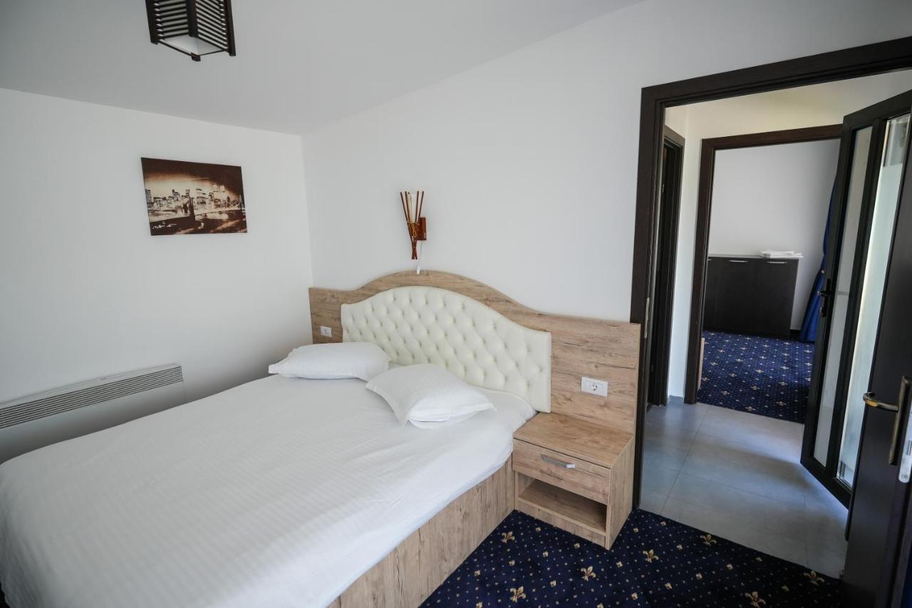 Bungalowuri Doi Cocosi Villa Horezu Esterno foto