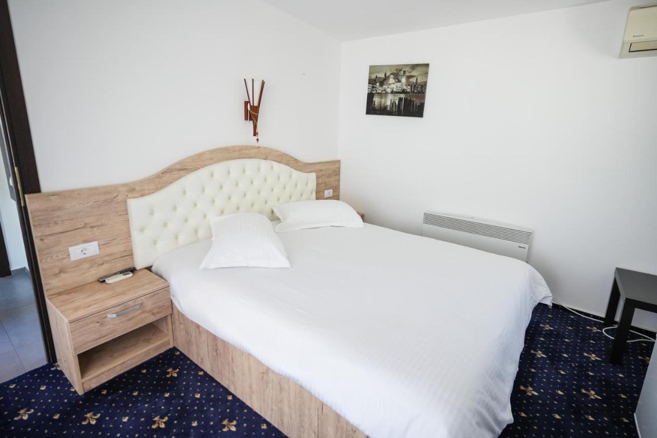 Bungalowuri Doi Cocosi Villa Horezu Esterno foto