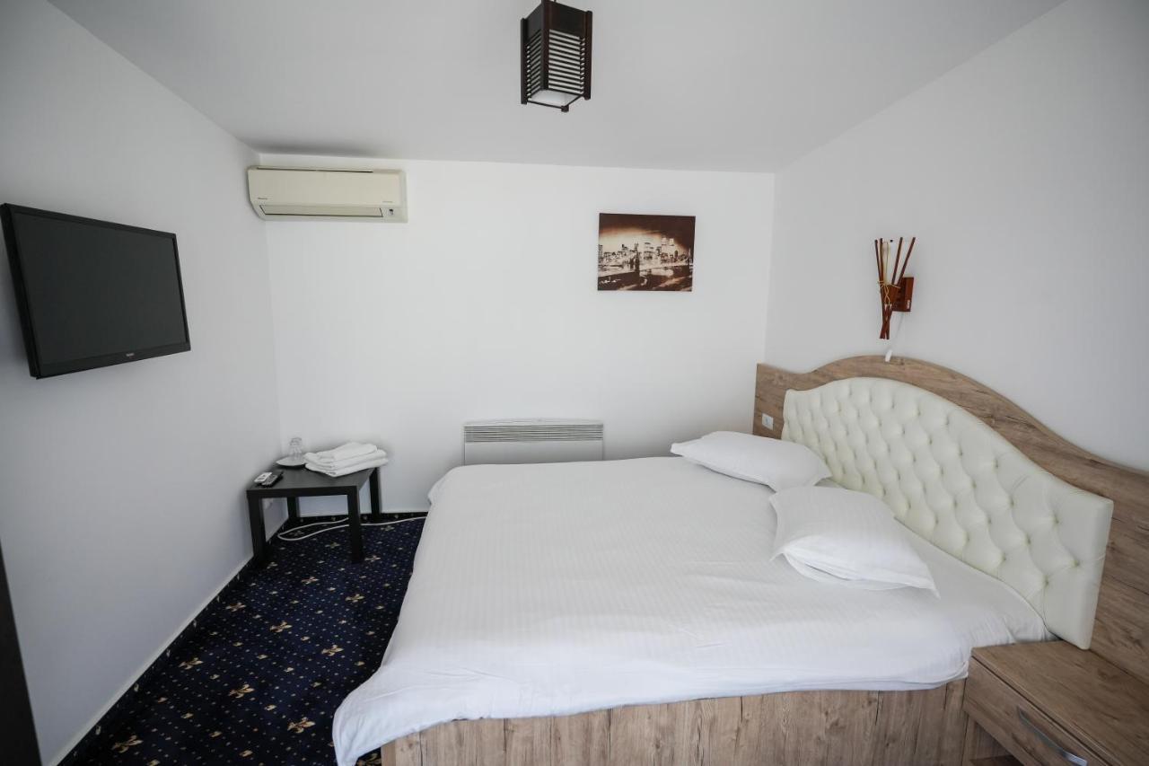 Bungalowuri Doi Cocosi Villa Horezu Esterno foto