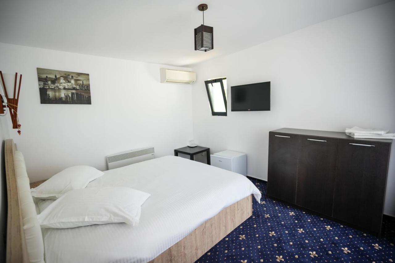 Bungalowuri Doi Cocosi Villa Horezu Esterno foto